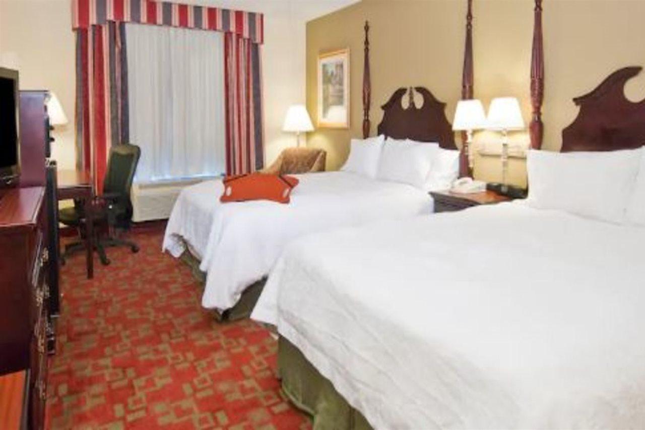 Hampton Inn Canton Eksteriør billede